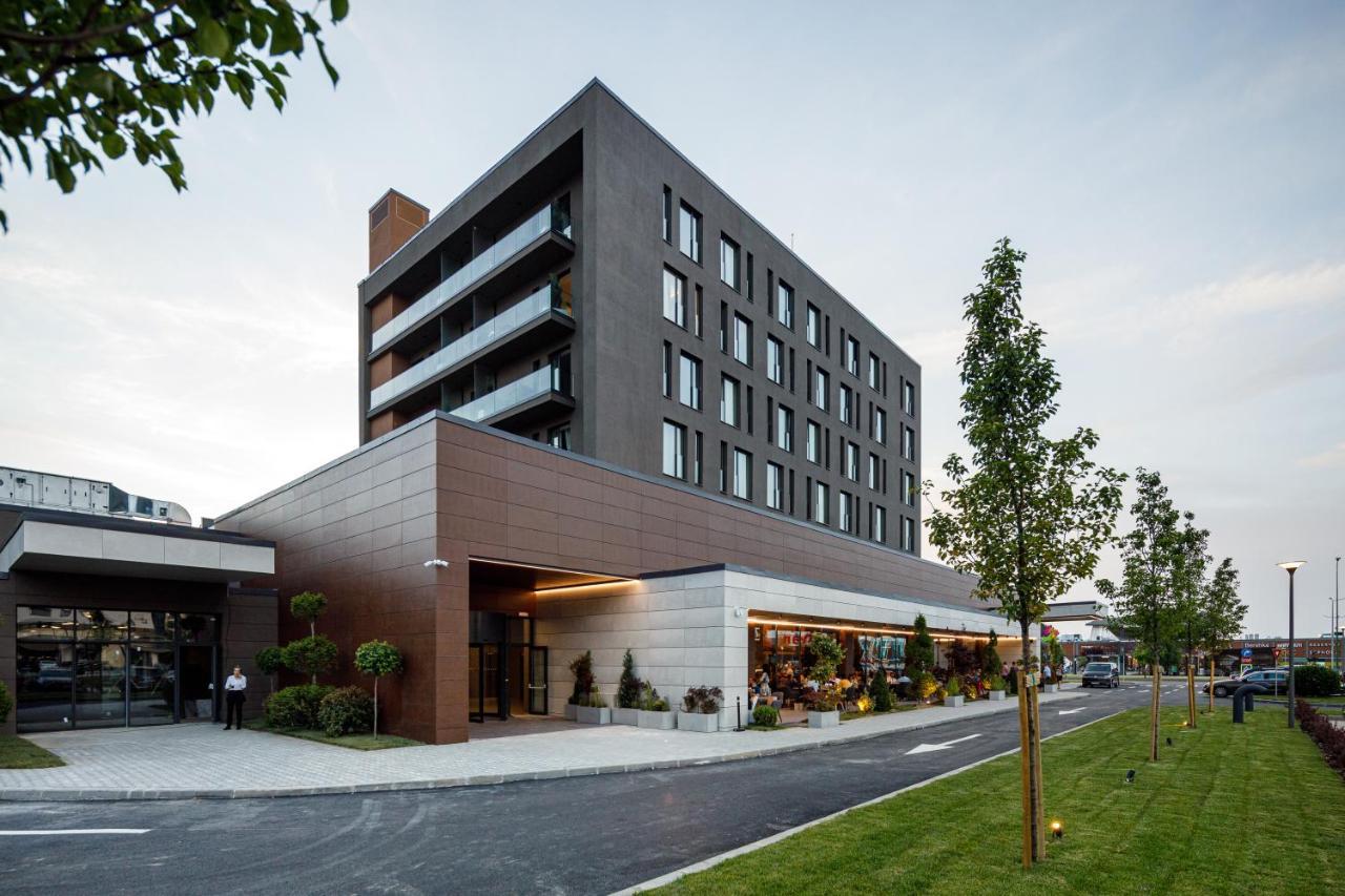 Qosmo Brasov Hotel Exterior photo