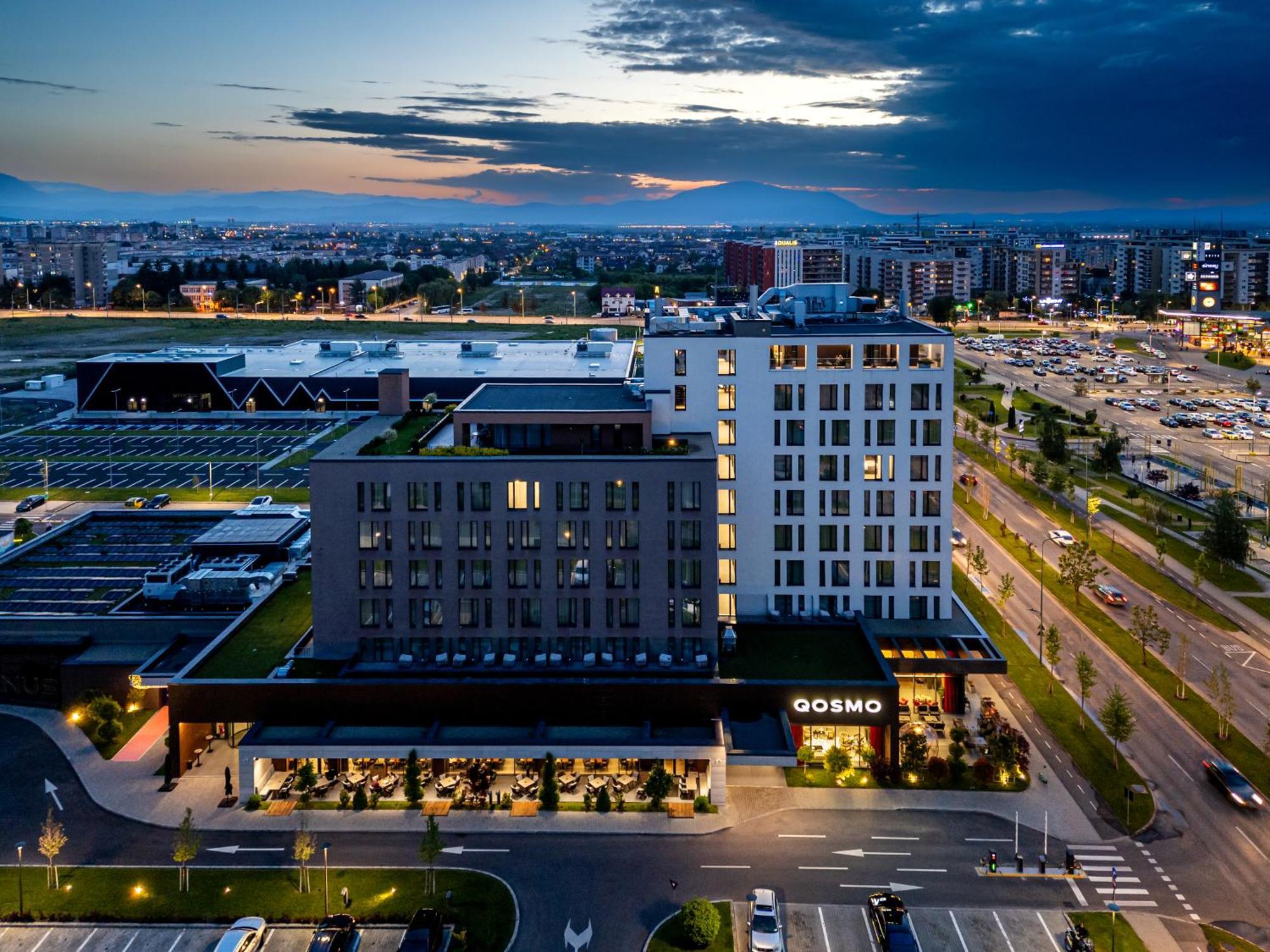 Qosmo Brasov Hotel Exterior photo